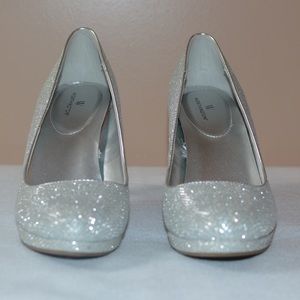 ⛔️SOLD⛔️ Silver Glitter Heels